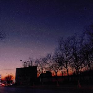 一边摸一边抽搐一进一出视频
