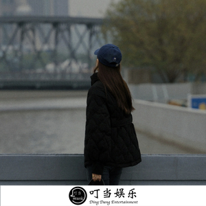 一边摸一边抽搐一进一出视频
